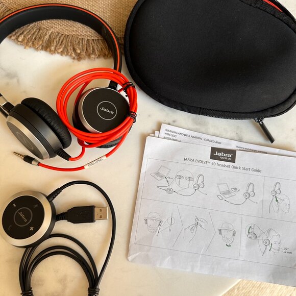 Brand New Jabra Headset, Remote + Case - Picture 3 of 4